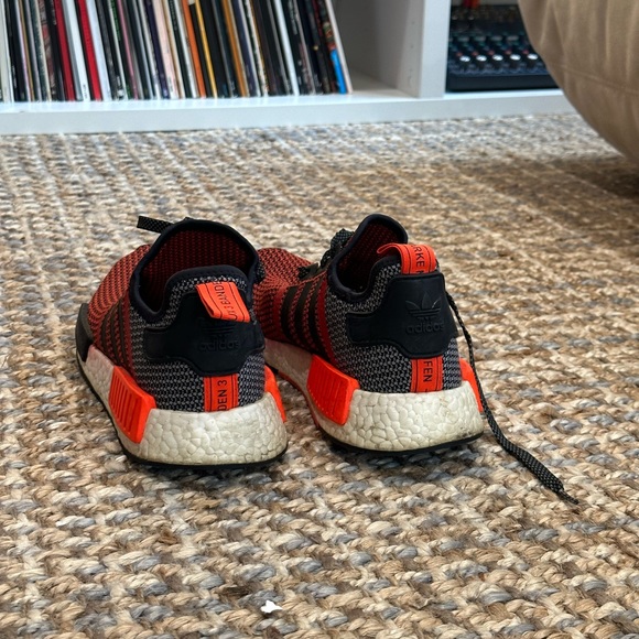 Red NMD R1 - Picture 2 of 4